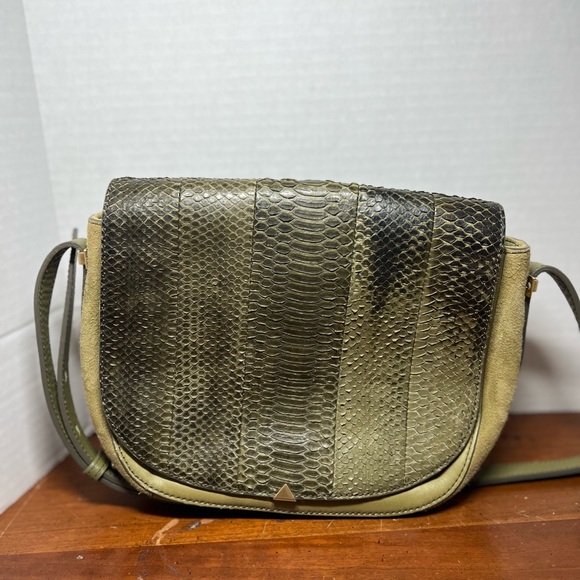 Brian Atwood Snakeskin Saddle crossbody Purse made w/ goat&lamb Green 10”x8” - Picture 2 of 16